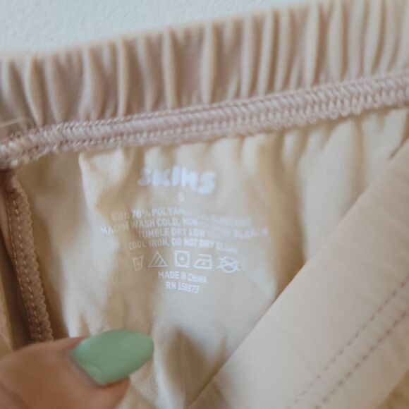 Skims  fits every body High-Waisted Legging Shapewear NWT size S color clay beig - Picture 6 of 6